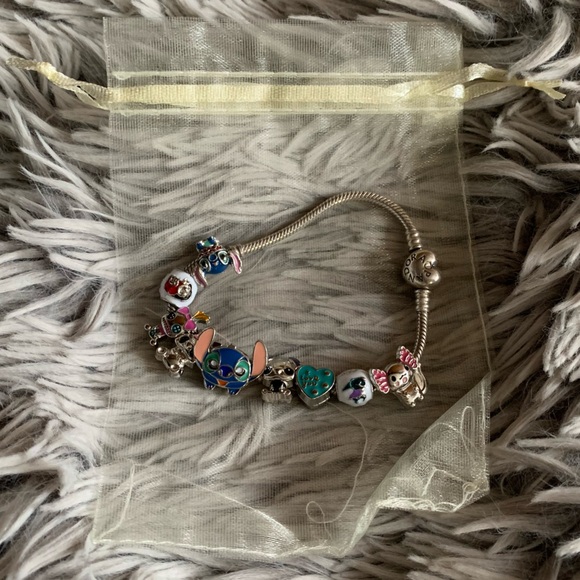 Pandora Heart Clasp Bracelet w/ 9 NEW Disney Lilo & Stitch Theme Charms - Picture 1 of 9